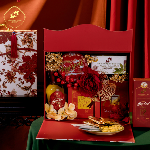 Set Quà Tết Đoàn Viên Rượu Trà Sâm Ngọc Linh Nghị Gia Bánh Kẹo Cao Cấp SNG11 – Sum Vầy Trọn Vị Gắn Kết Yêu Thương